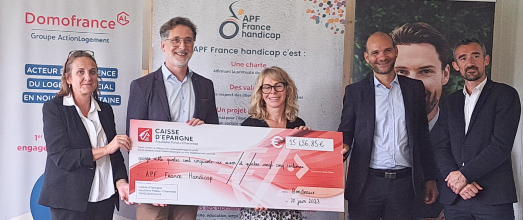 1 an Prêt à impact Domofrance - Remise de chèque